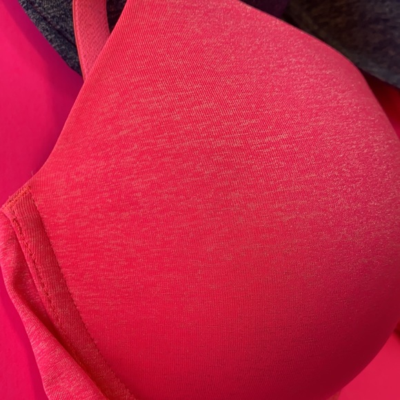 2 Victoria’s Secret bras 34D - Picture 3 of 9